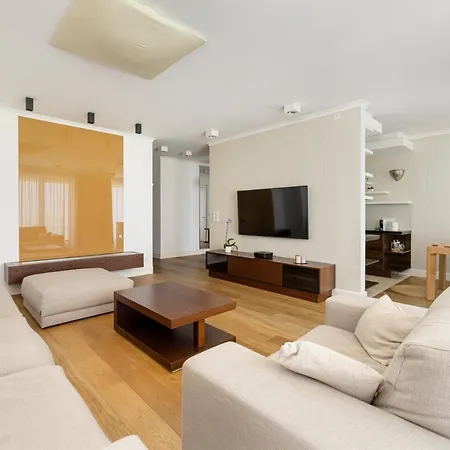 דירה Ecru 3-bedroom Luxurious Wwa21 *