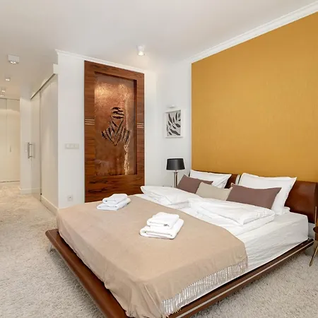 公寓 Ecru 3-bedroom Luxurious Wwa21