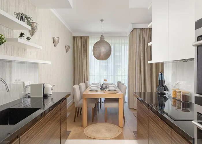 Ecru 3-bedroom Luxurious Wwa21 Varsovie