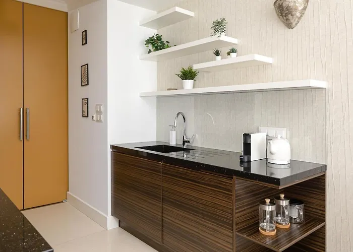 Ecru 3-bedroom Luxurious Wwa21 Varsovie