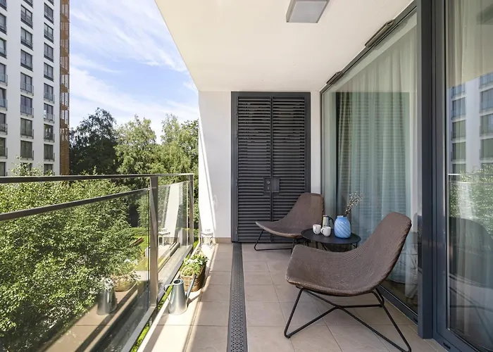 Ecru 3-bedroom Luxurious Wwa21 Apartament *