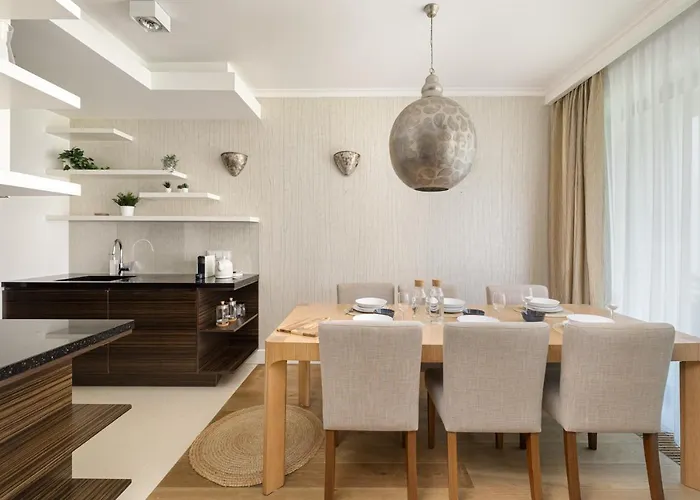 Ecru 3-bedroom Luxurious Wwa21 Lägenhet